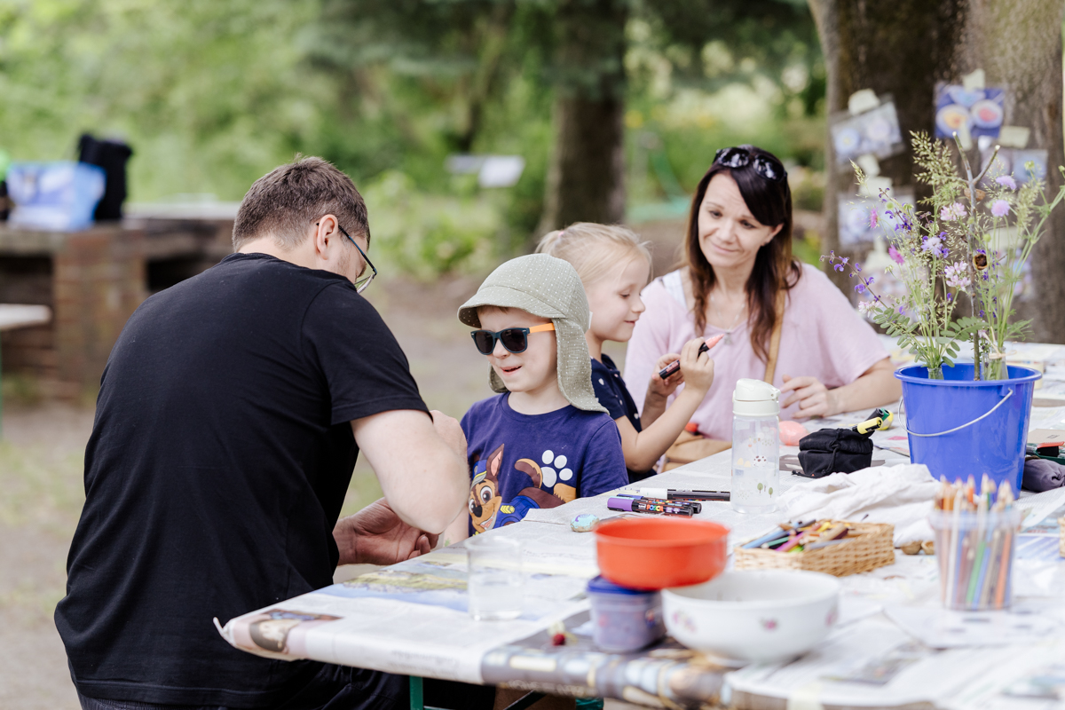 Kreatives basteln am Familiennachmittag©ChristianeSchleifenbaum
